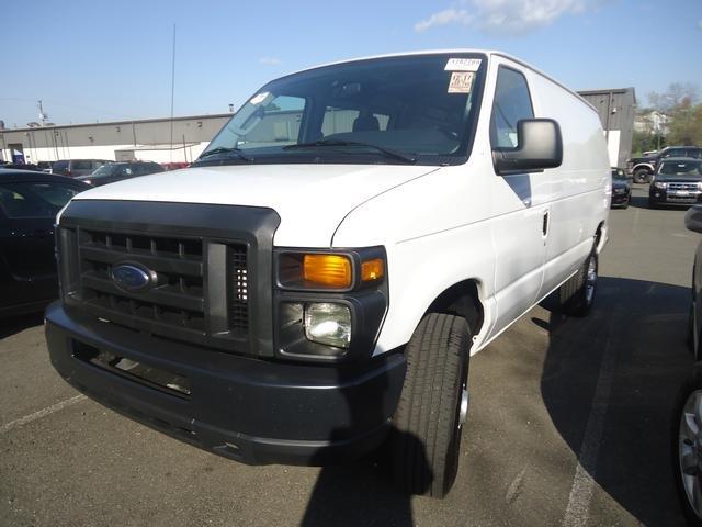 Ford Econoline 2012 photo 3