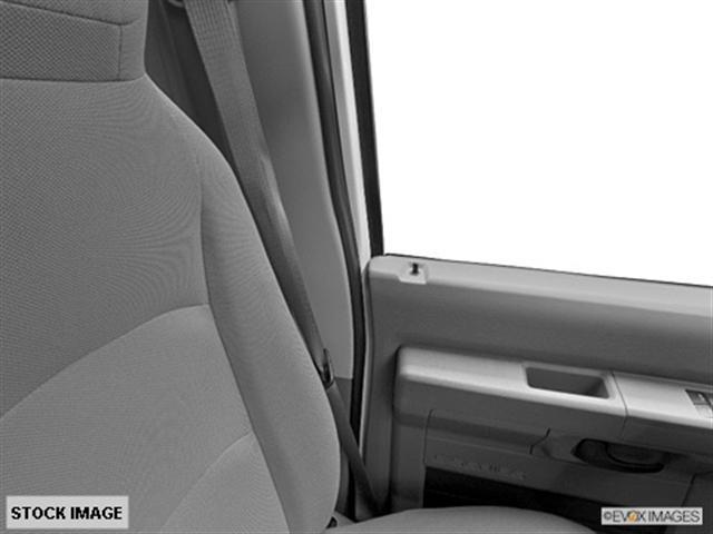 Ford Econoline 2012 photo 3