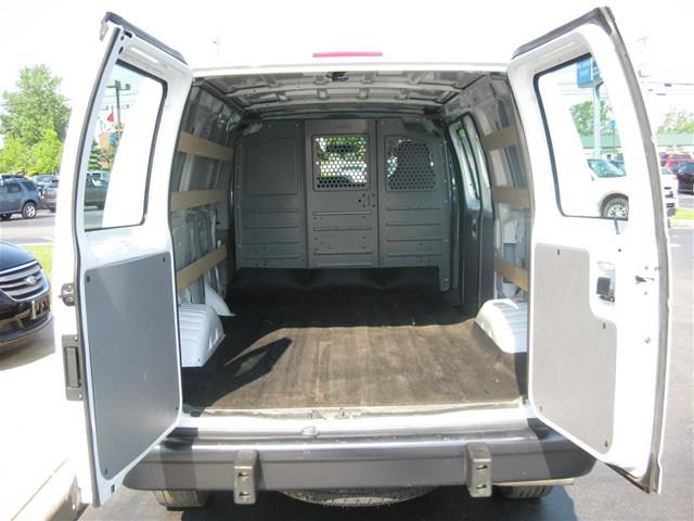 Ford Econoline 2012 photo 10