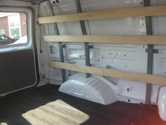 Ford Econoline 2012 photo 12