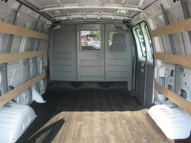 Ford Econoline 2012 photo 20