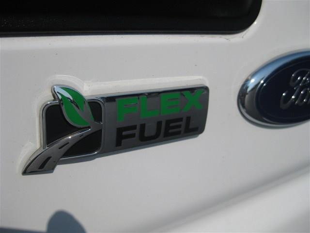 Ford Econoline 2012 photo 28