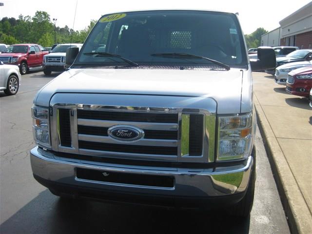 Ford Econoline 2012 photo 4