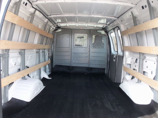 Ford Econoline 2012 photo 4