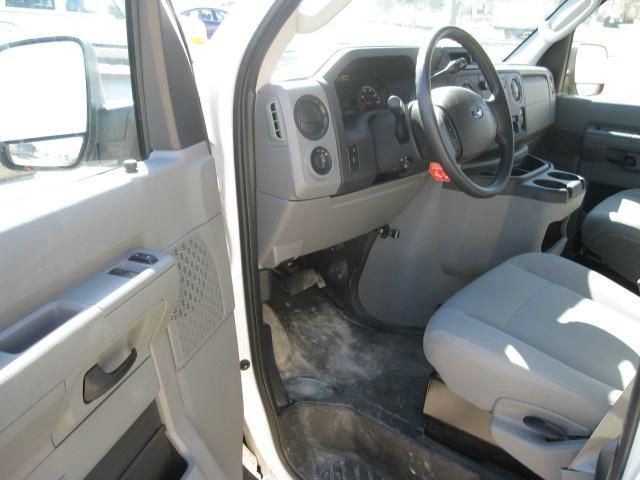 Ford Econoline 2012 photo 5