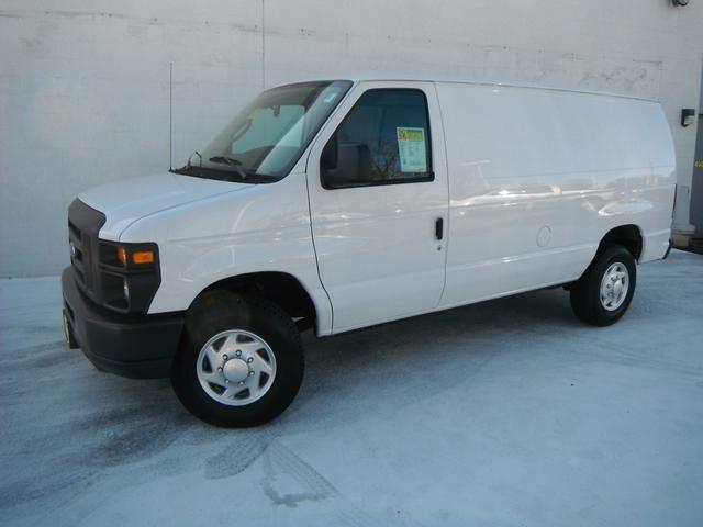 Ford Econoline 2012 photo 1