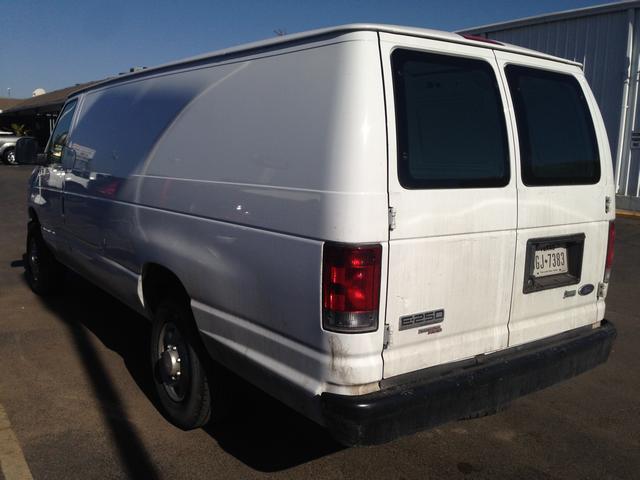 Ford Econoline 2013 photo 1