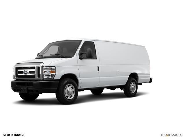Ford Econoline 2013 photo 2