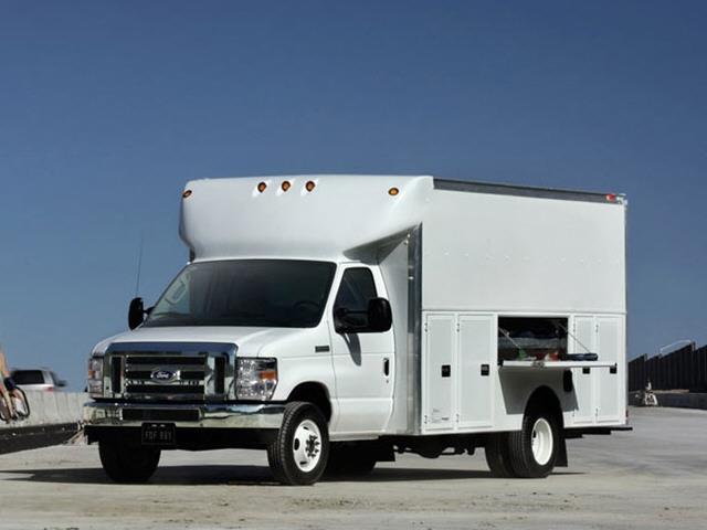 Ford Econoline 2014 photo 2