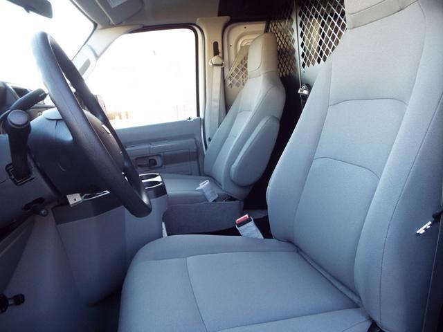 Ford Econoline 2014 photo 3