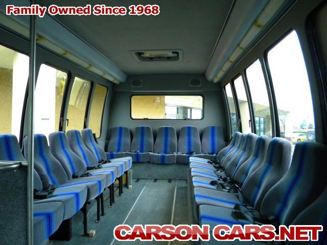 Ford Econoline Commercial Cutaway 2003 photo 4