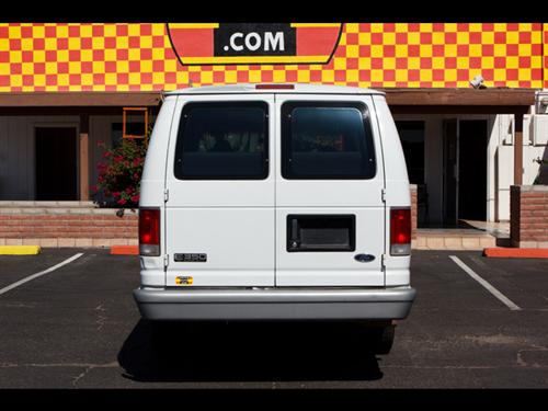 Ford Econoline Wagon 1999 photo 3