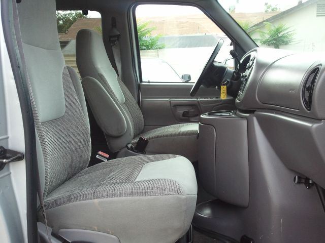 Ford Econoline Wagon V8 AWD /3rd Row Seat/ Leather Passenger Van