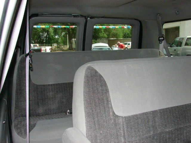 Ford Econoline Wagon 1999 photo 10