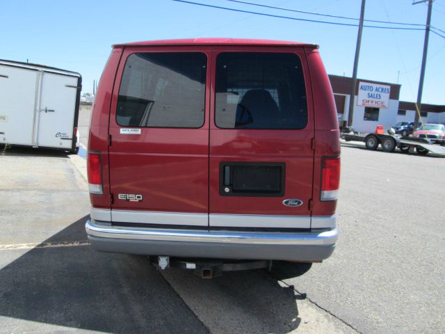 Ford Econoline Wagon 2000 photo 1