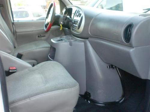 Ford Econoline Wagon 2001 photo 1