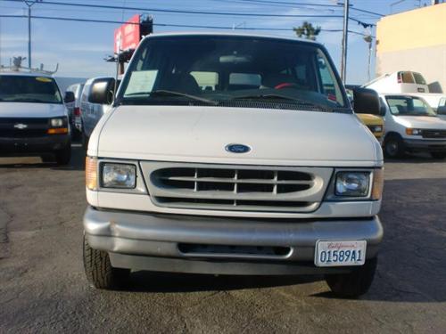 Ford Econoline Wagon 2001 photo 3