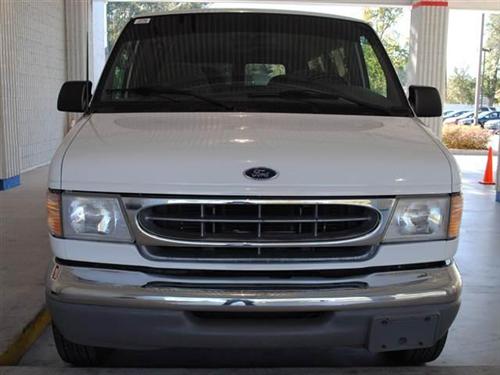 Ford Econoline Wagon 2001 photo 1