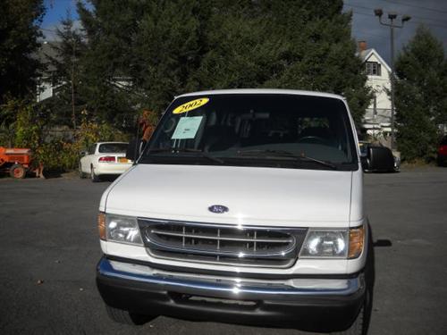 Ford Econoline Wagon 2002 photo 2