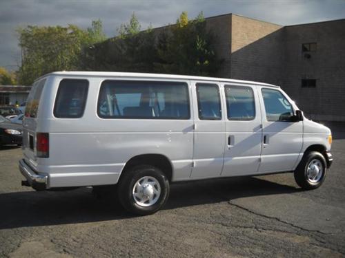 Ford Econoline Wagon 2002 photo 5