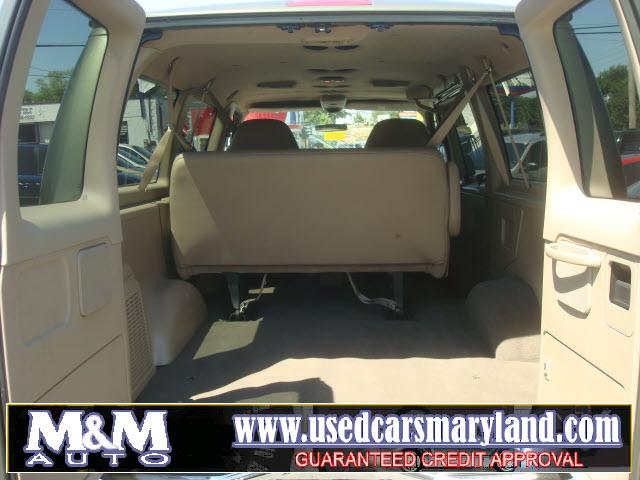 Ford Econoline Wagon 2002 photo 4
