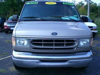 Ford Econoline Wagon 2002 photo 1