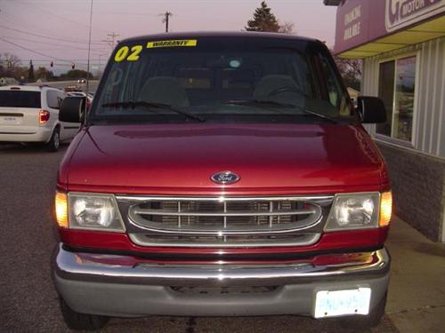 Ford Econoline Wagon 2002 photo 2