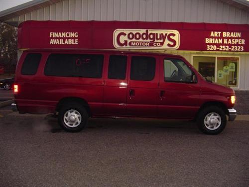 Ford Econoline Wagon 2002 photo 3