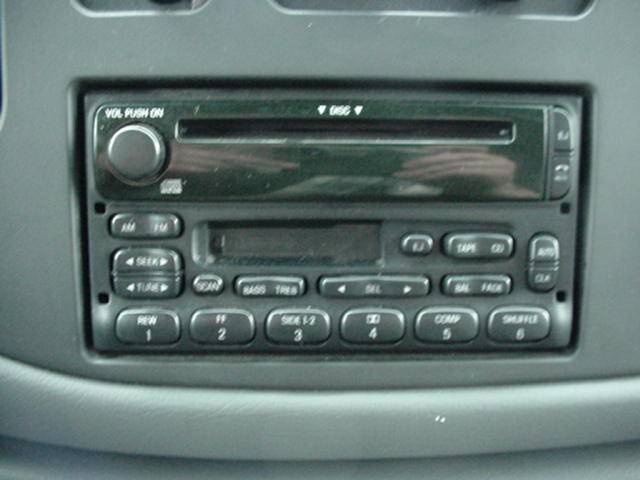 Ford Econoline Wagon 2003 photo 1