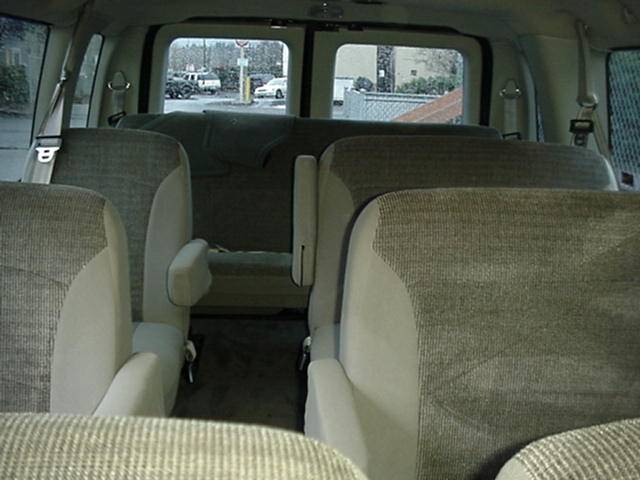 Ford Econoline Wagon 2003 photo 2