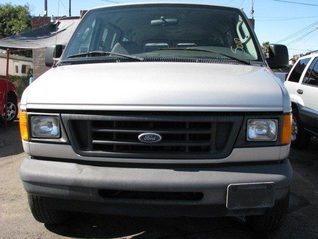 Ford Econoline Wagon 2003 photo 1