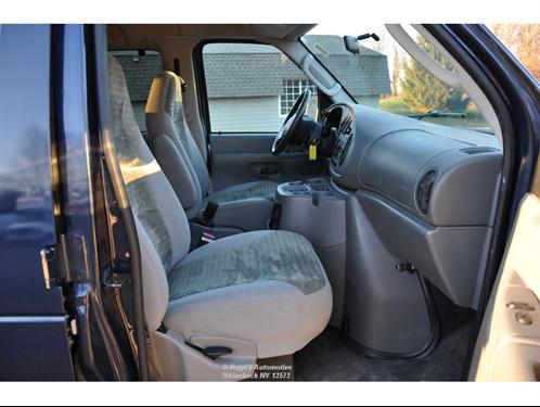 Ford Econoline Wagon 2003 photo 1