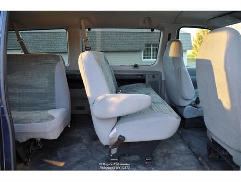 Ford Econoline Wagon 2003 photo 3