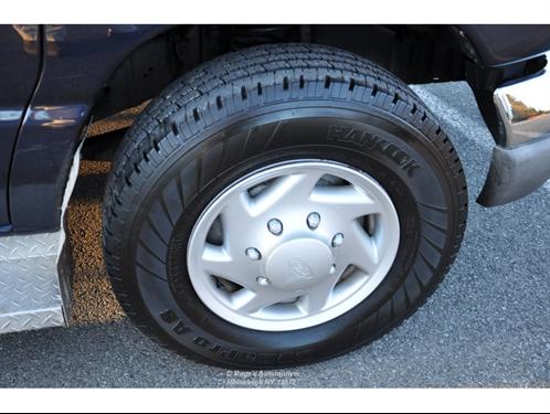 Ford Econoline Wagon 2003 photo 4