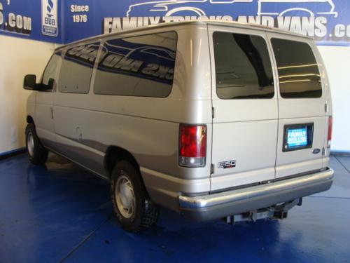 Ford Econoline Wagon 2003 photo 1