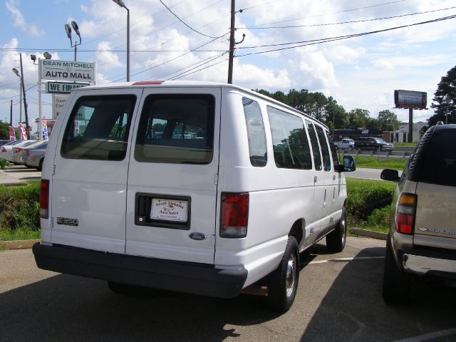 Ford Econoline Wagon 2003 photo 3
