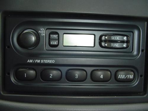 Ford Econoline Wagon 2003 photo 2