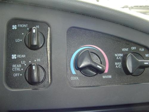 Ford Econoline Wagon 2003 photo 3