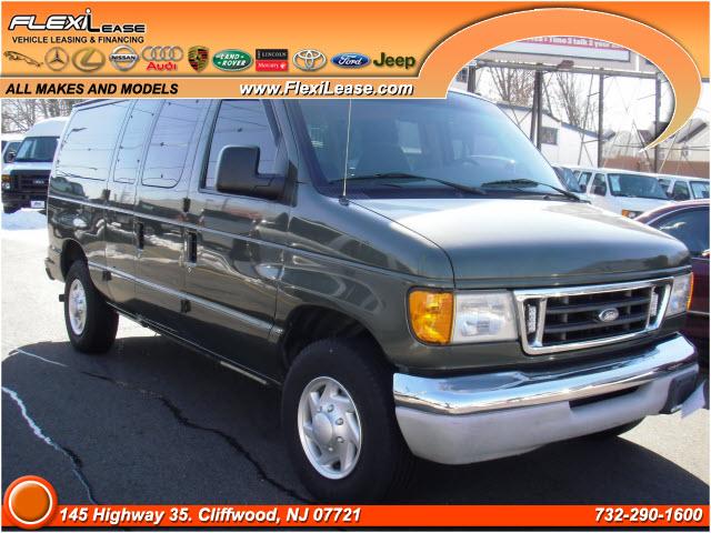 Ford Econoline Wagon 1500 SLT 4X4 Passenger Van