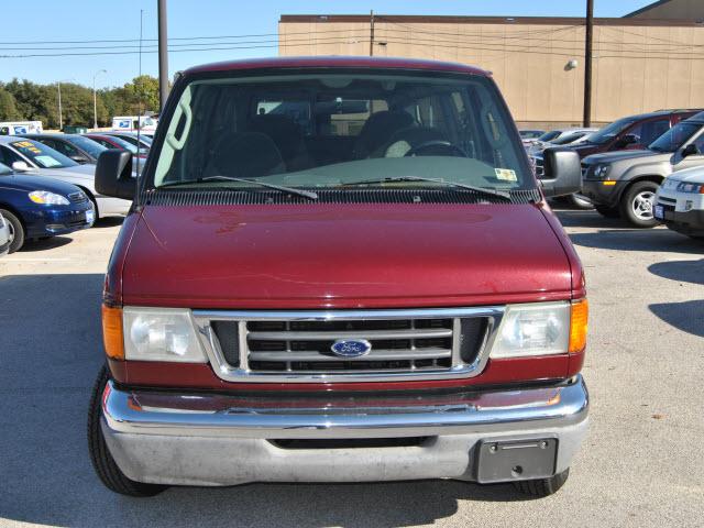 Ford Econoline Wagon 2003 photo 1