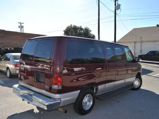 Ford Econoline Wagon 2003 photo 3
