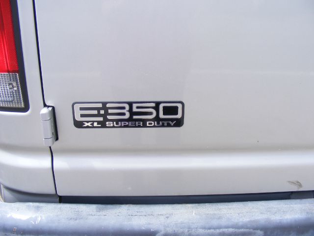 Ford Econoline Wagon 2003 photo 7