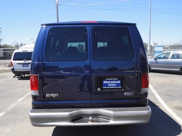 Ford Econoline Wagon 2004 photo 4