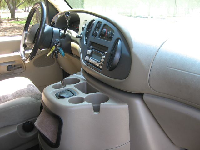 Ford Econoline Wagon Premier Nav AWD Passenger Van