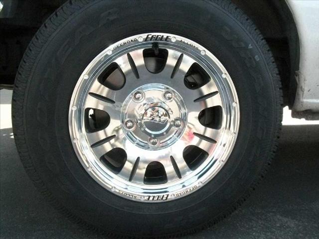 Ford Econoline Wagon 2005 photo 2