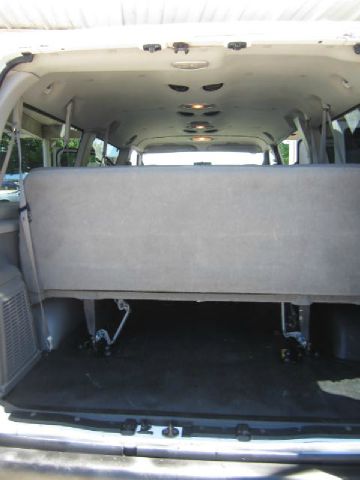 Ford Econoline Wagon Lariat Supercab Short Bed 4WD Passenger Van