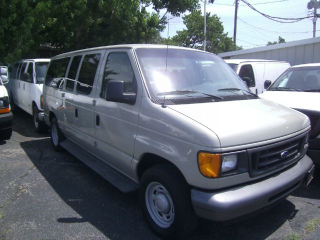 Ford Econoline Wagon 2006 photo 1