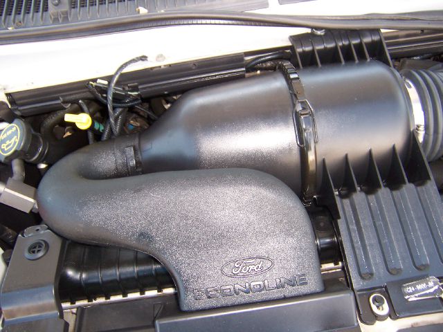 Ford Econoline Wagon 2dr Cpe V6 Manual GT Passenger Van