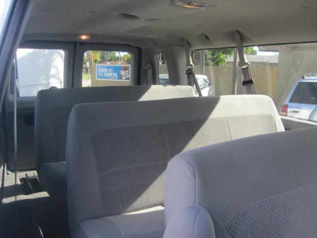 Ford Econoline Wagon 2006 photo 1