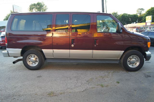 Ford Econoline Wagon Navigation W/premium Pk.plus Passenger Van